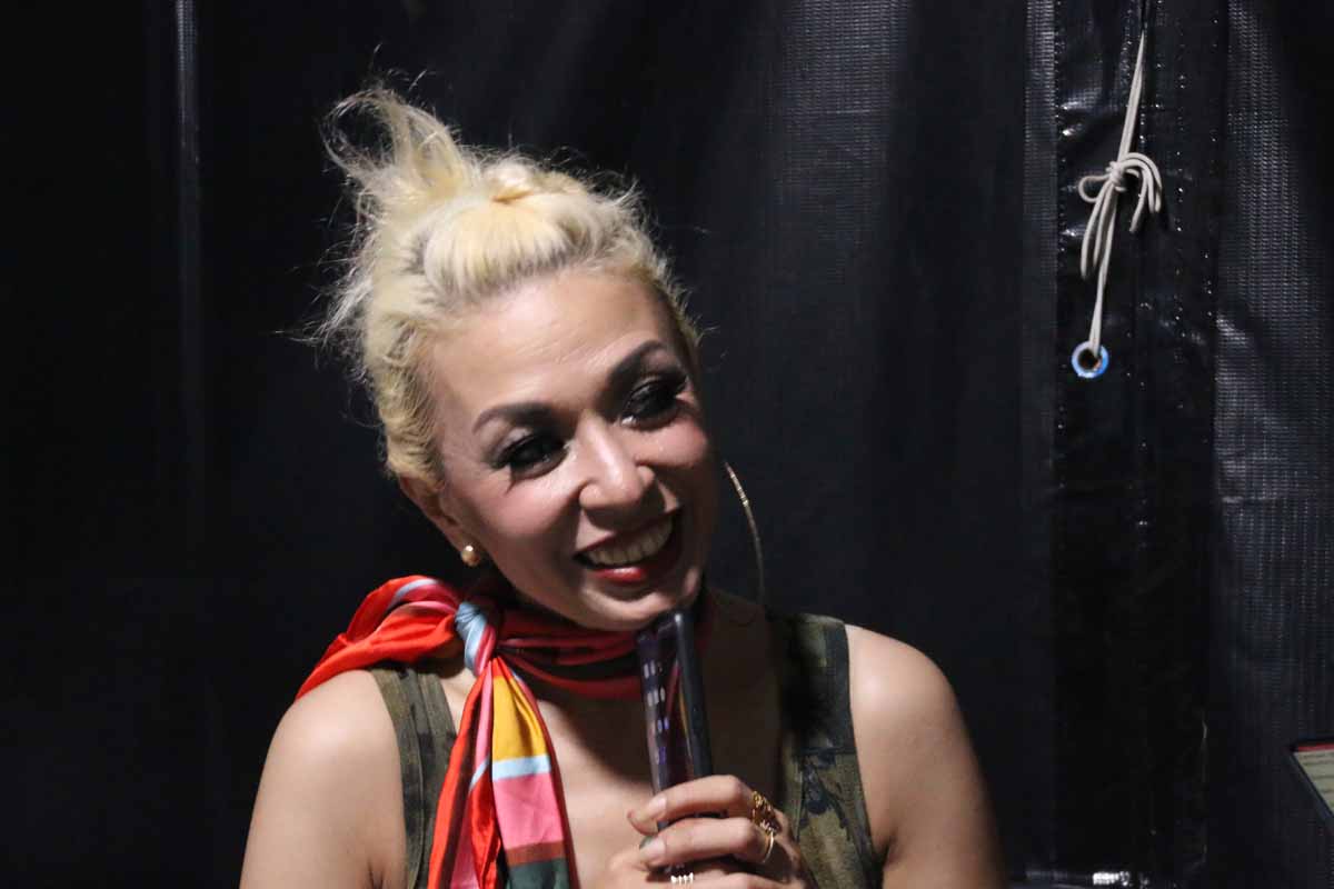 Warna Baru Syaharani & Queenfireworks di Album "Aloha"